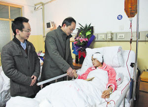 ���գ������ξ����ˌ�(zhu��n)�́�(l��i)���t(y��)Ժ������܇(ch��)�����܂��Č�(d��o)���Tɯ����־��