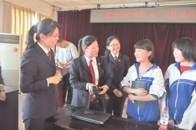 ��(y��ng)�Йz��Ժ�_չ�ͷ��M(j��n)У�@���(d��ng)